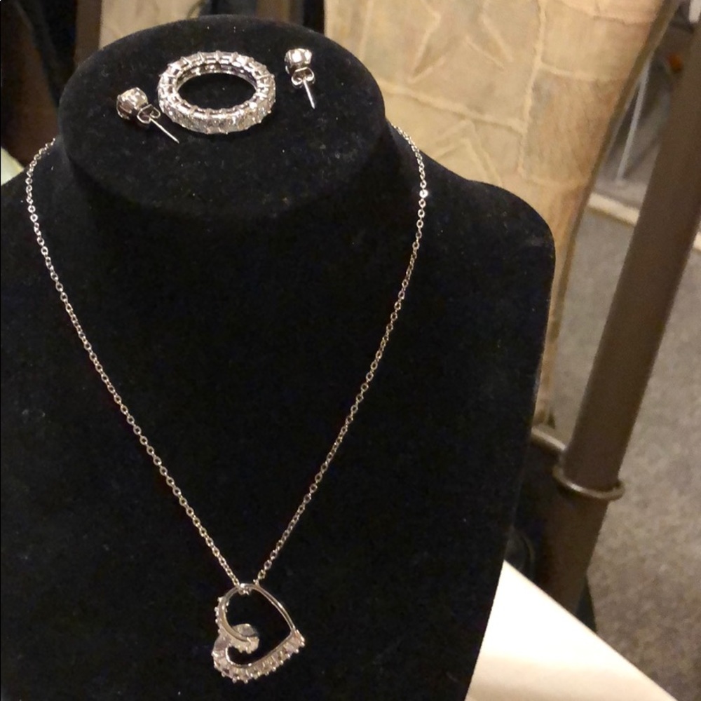 Set : Necklace,ring and earrings ,size 9